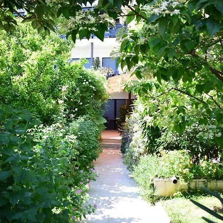 Mautner Bed & Breakfast