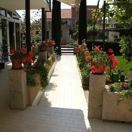 Mautner Bed & Breakfast 3*