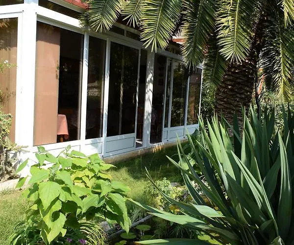 Mautner Bed & Breakfast 3*